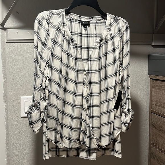 ⭐️A.N.A. Top (M) FINAL SALE - Picture 1 of 4